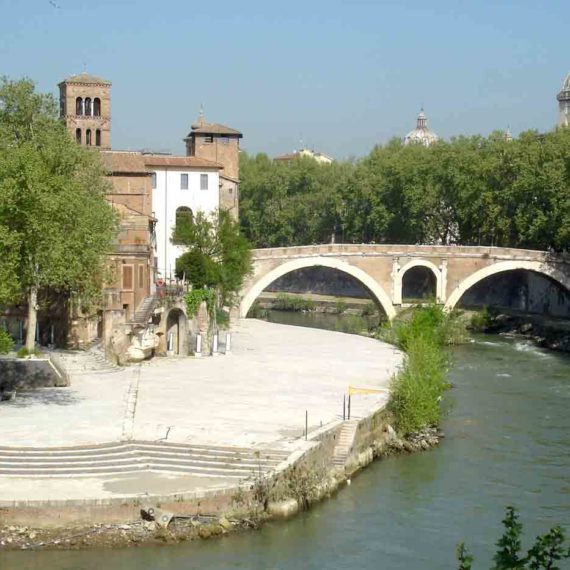 Tiber Island (Isola Tiberina)